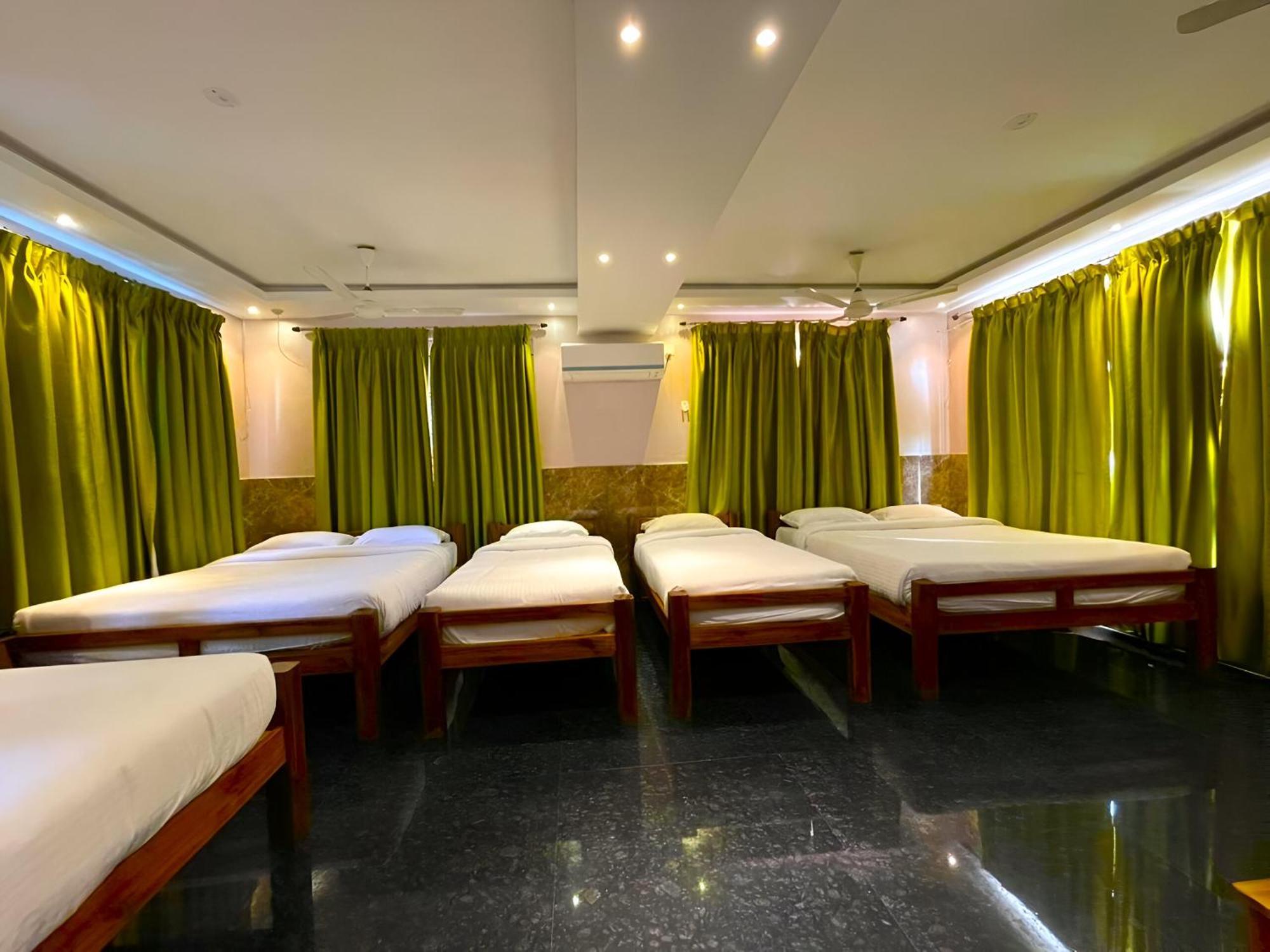 Le Holiday Inn Ποντισερί Εξωτερικό φωτογραφία